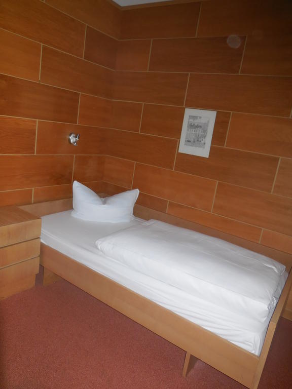 Hotel Garni Am Hechenberg Mainz Quarto foto